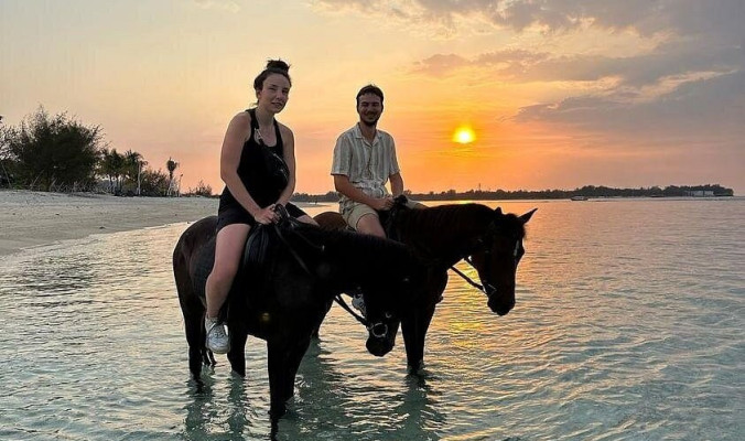 1 Hour Horse Riding – Sunrise or Sunset Experience