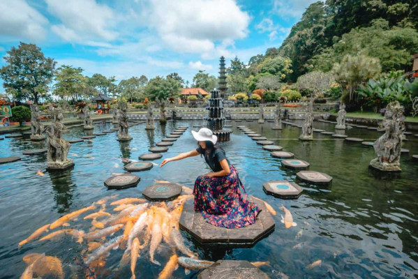 Bali Instagram : Lempuyang Gate of Heaven Temple Tour
