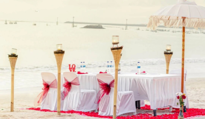 Bali Romantic Seafood Dinner with Decor at Jimbaran Bay