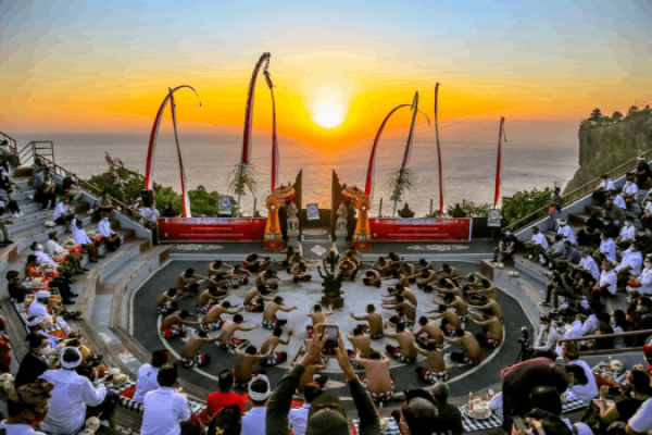 Bali Romantic Tour: Beach, Uluwatu Sunset, Kecak Fire Dance