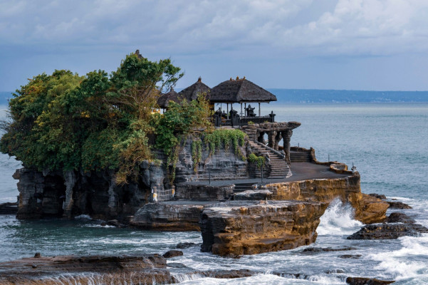 Bali : Tanah Lot temple, Monkey forest, Waterfall and Jatiluwih Rice terrace