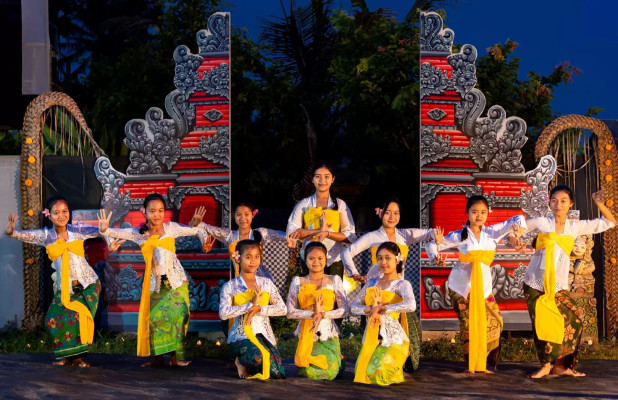 Balinese Dance Performance