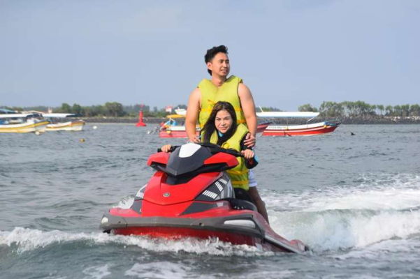 Banana Boat + Jet Sky dengan Instruktur
