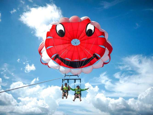 Banana Boat + Parasailing