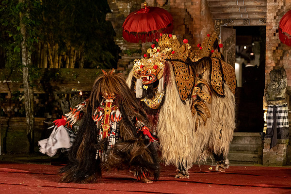 Barong & Kris Dance Show at ARMA Museum