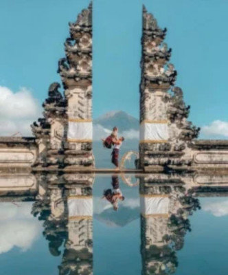 Bedugul Temple Tour – Ulun Danu & Handara Gate Experience