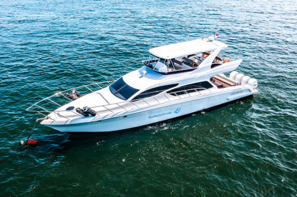 Cruise on OSCAR 09 Luxury Yacht