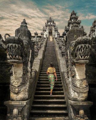 East Bali Escape: Sacred Gates, Waterfalls & Coffee Bliss