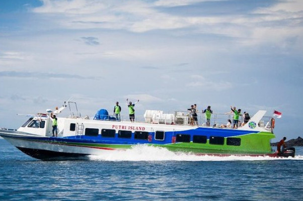 Fast Boat Transfers Between Bali to Gili Island ( one way )