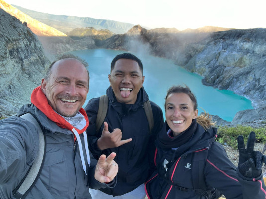 From Surabaya/Malang/Bali: Kawah Ijen Blue Fire Guided Tour