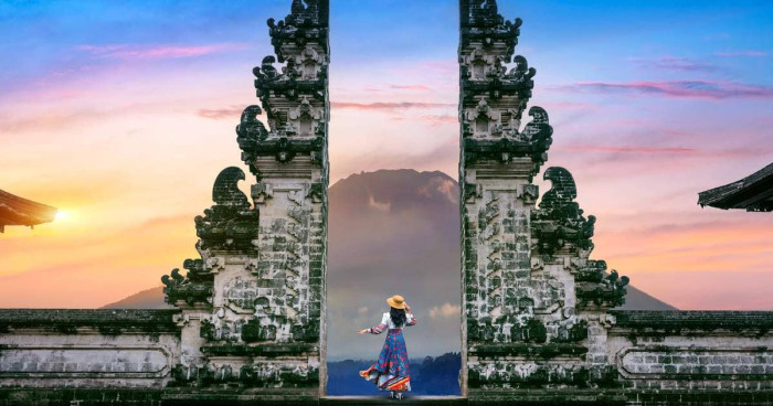 Heaven’s Gate Tour