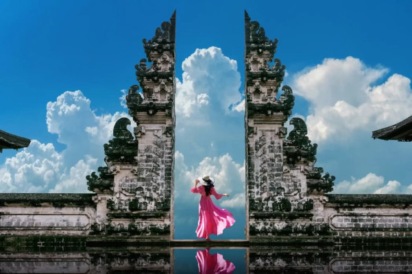 Heaven’s Gate Tour
