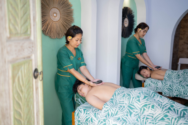 Hot Stone Massage 90 Minutes