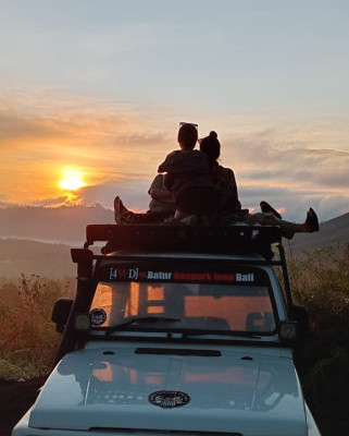 Jeep Sunrise Tour