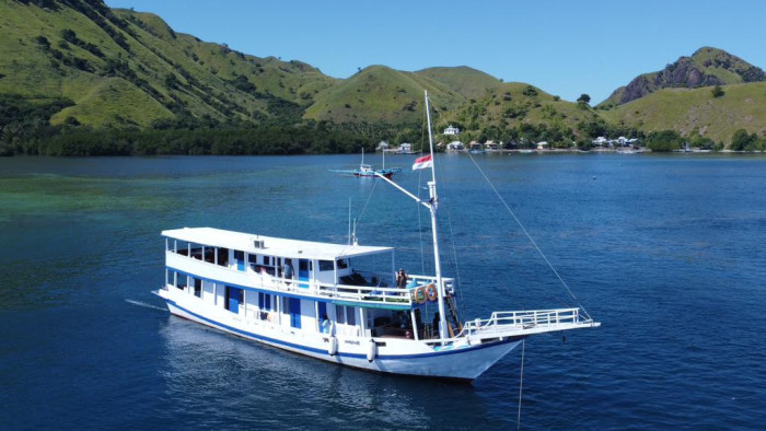 LA DYANA 3D2N KOMODO TOUR