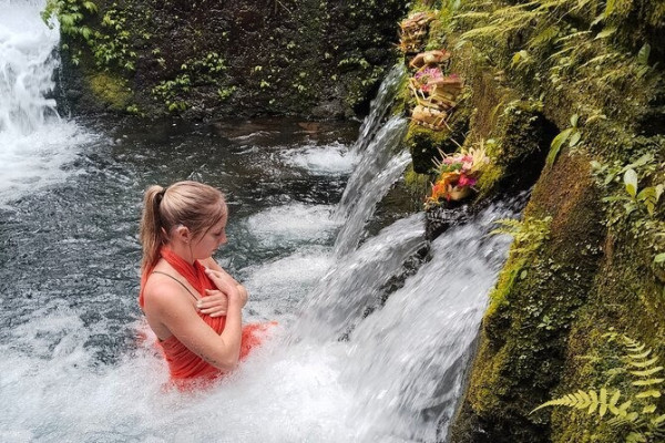 Mengening Temple Healing & Purification Tour