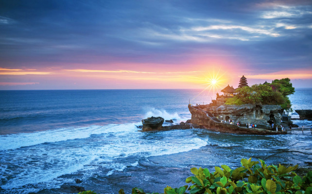 Mengwi Temple & Tanah Lot Sunset – All Inclusive Private Tour | Agus Bali