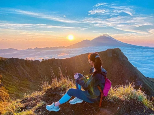 Mount Batur Sunrise Trekking with Instagrammable Kintamani Cafe