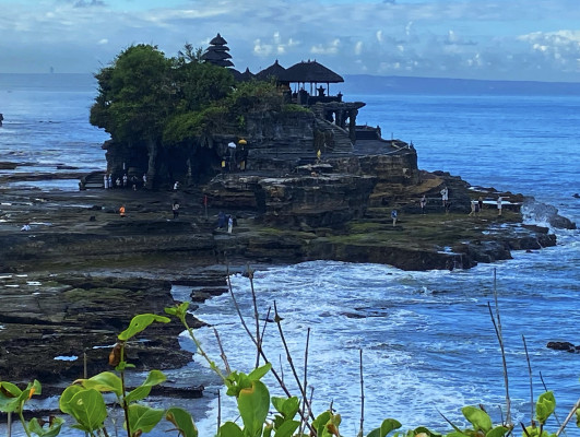 Nature and Culture: Private Tour of Tanah Lot & Waterfall