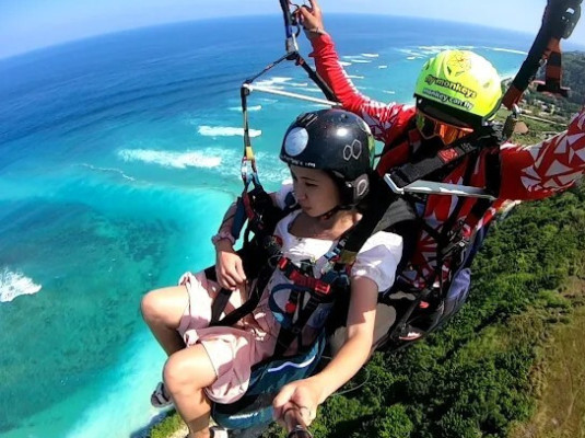 Paragliding at Nusadua