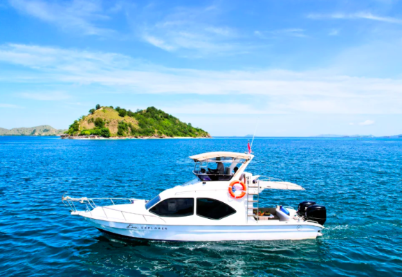 PRIVATE ONE DAY TOUR BY SPEEDBOAT