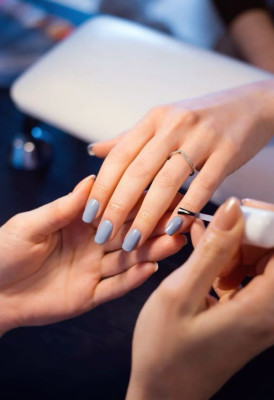 Regular / Gel Polish – Quick Nail Color Refresh Bali