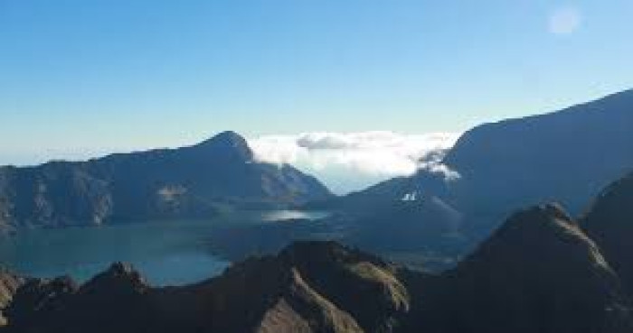 RINJANI TREKKING VIA TETEBATU