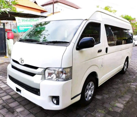 TOYOTA HIACE 1.300K / 12 Hours