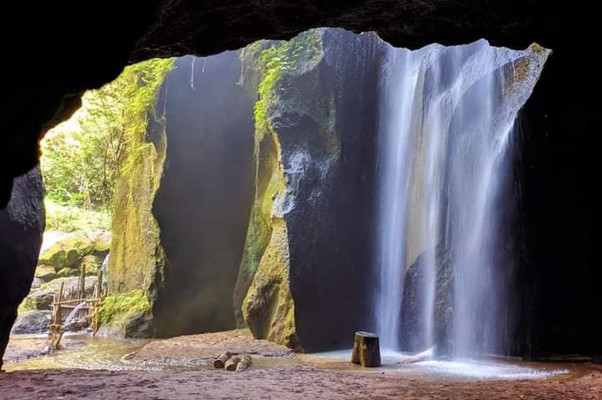 Ubud Waterfalls Tour with the Swing and Rice Terrace