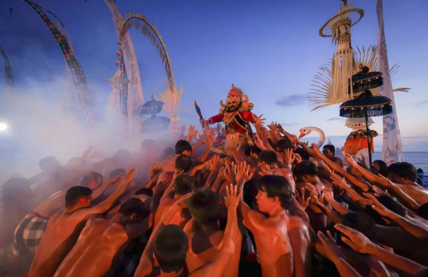 Uluwatu Temple and Kecak Fire Dance