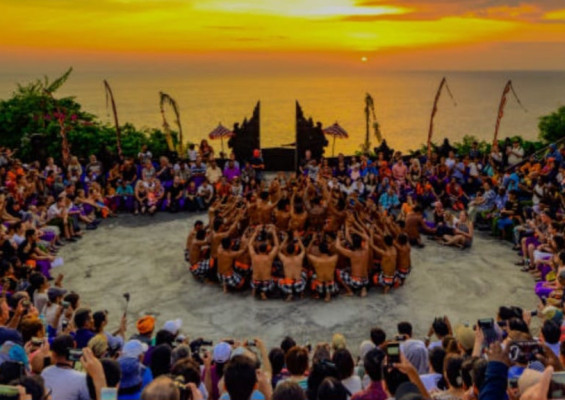Uluwatu Highlights Tour: Beaches, Culture & Sunset Views