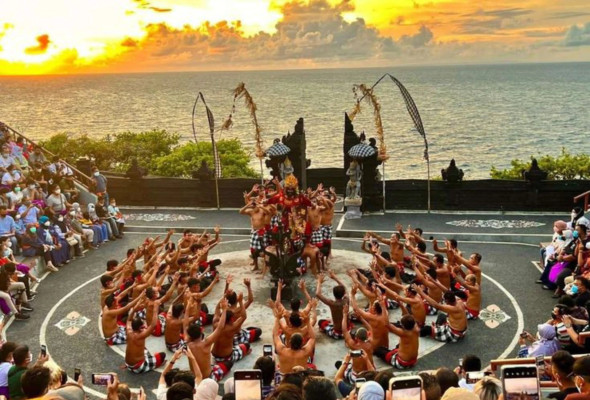 Uluwatu Sunset Tour – Kecak Fire Dance & Jimbaran Dinner