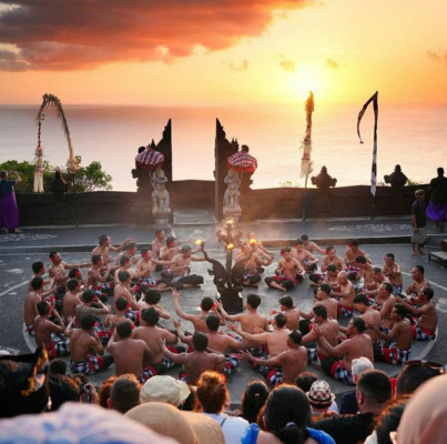 Uluwatu Trip Bali – Best Sunset Tour with Uluwatu Temple & Kecak Dance