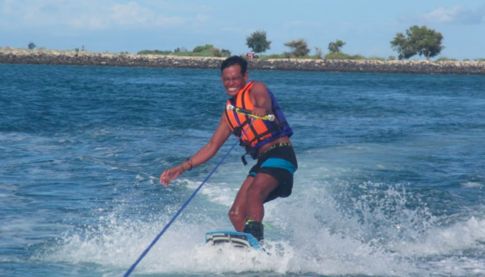 WAKE BOARD